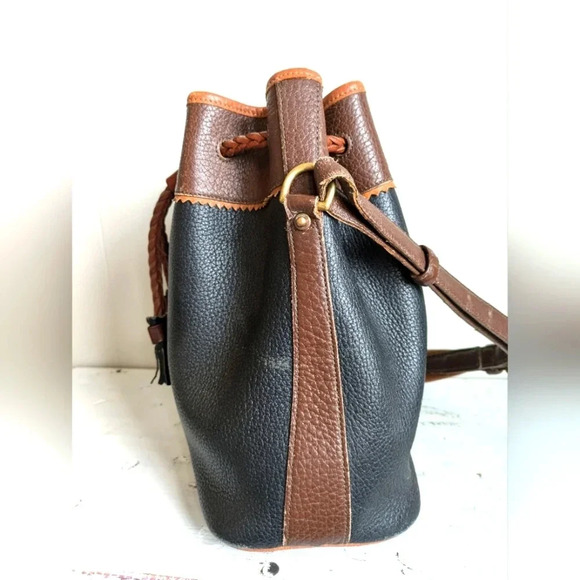 Dooney & Bourke Vintage Teton Black Leather Bucket Bag with Brown Trim Tassel - Picture 2 of 12